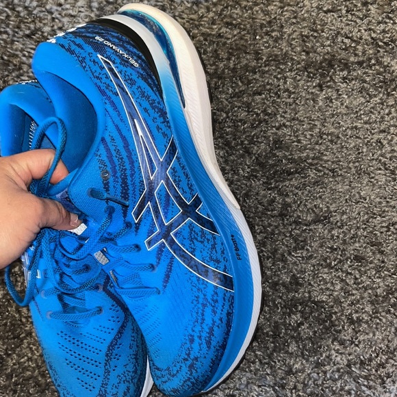 Asics size11.5 - Picture 2 of 6